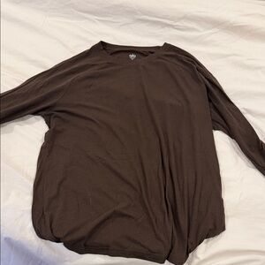 ALO Yoga Chocolate Long Sleeve Tee